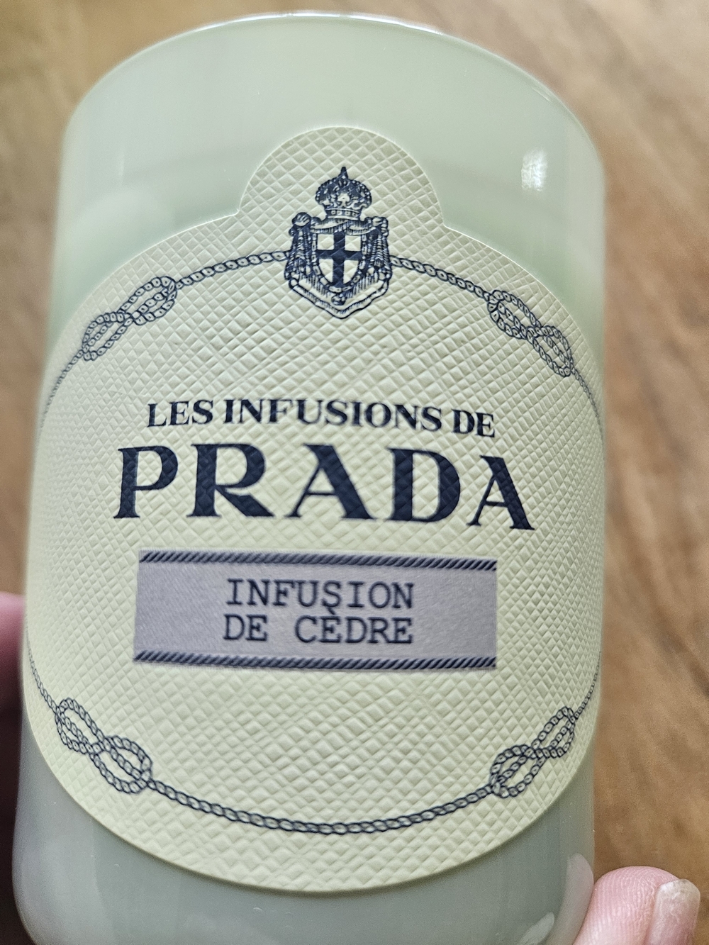 Prada Infusions De Prada Infusion de Cèdre Scented Candle - Pale Mint - Picture 3 of 7